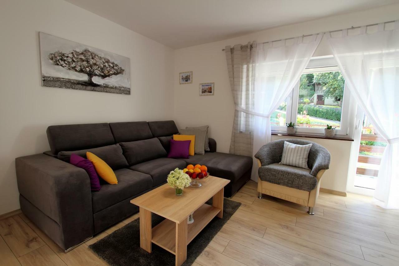 Apartman Ana Daire Otočac Dış mekan fotoğraf